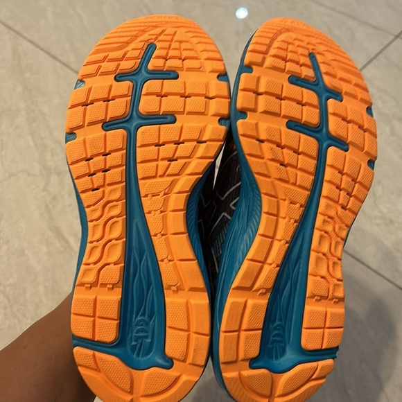 ASICS - youth size 3.5 (us)- BRAND NEW - Picture 4 of 4